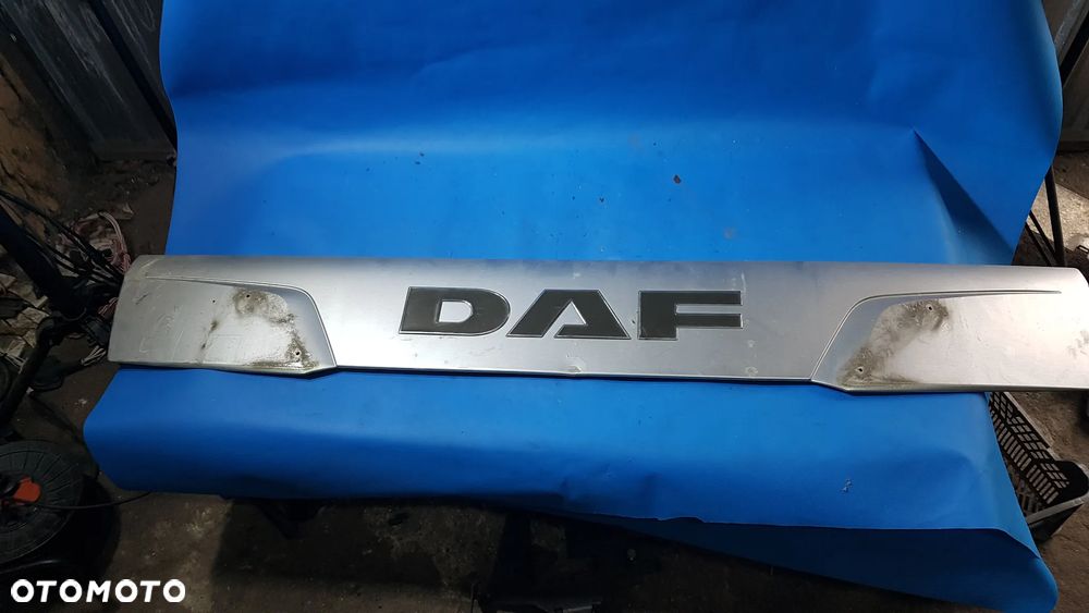 EMBLEMAT ZNACZEK NAPIS LOGO LISTWA MASKI ATRAPY DAF XF 106 EURO 6 LIFT - 1