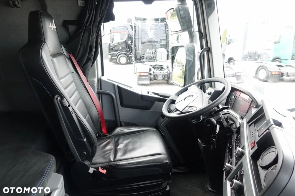 Renault T 520 / RETARDER / SKÓRY / LIMITED / TEAM ALPINE 55/99 - 34