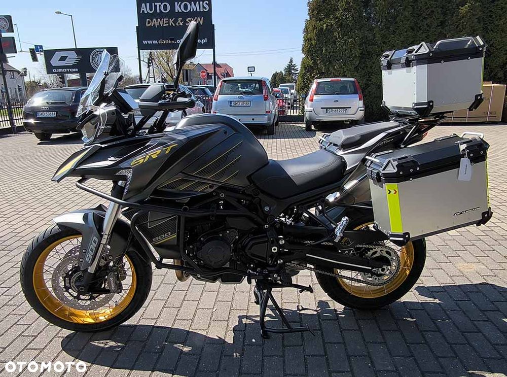 QJMOTOR SRT900SX - 22