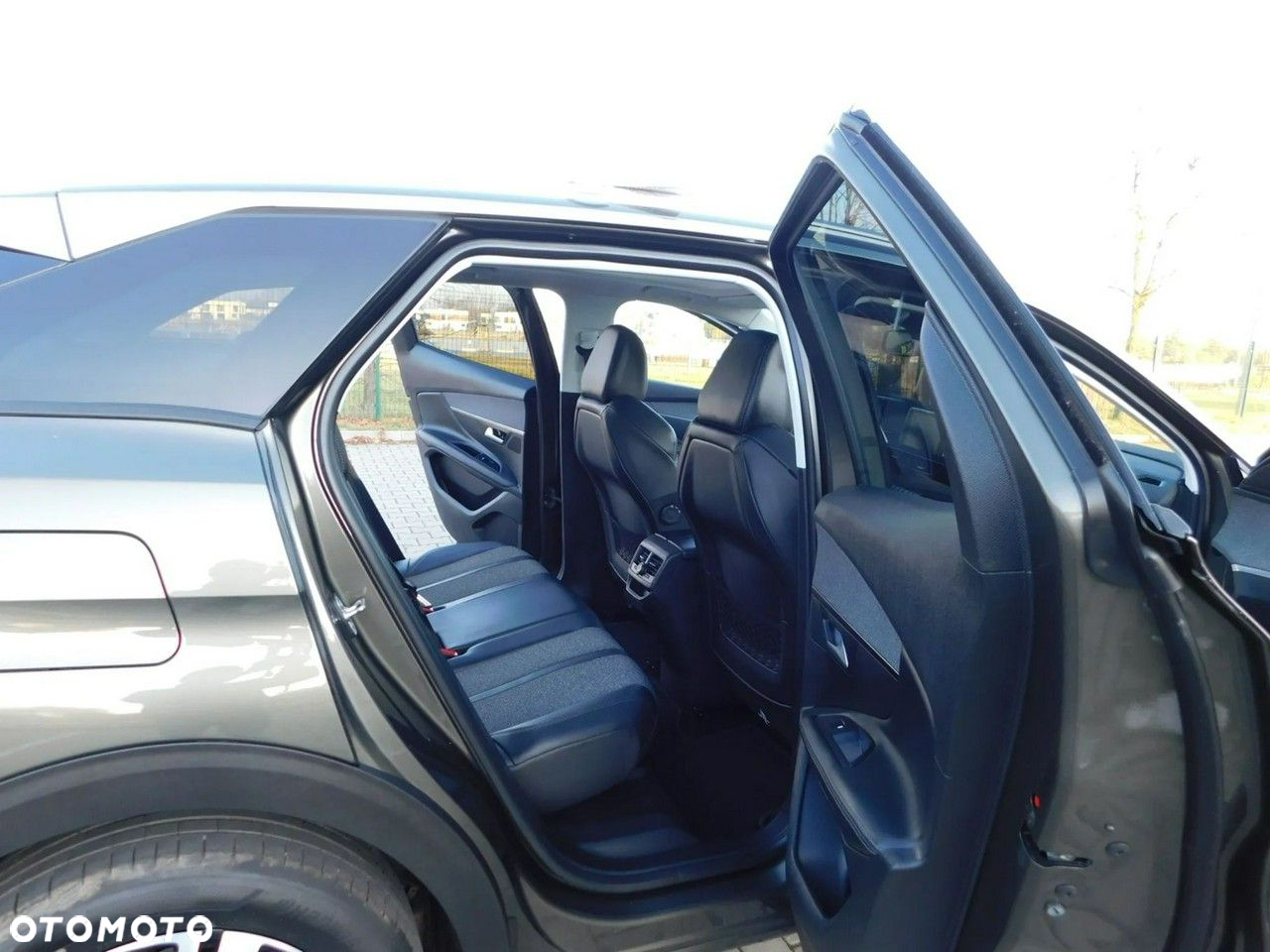 Peugeot 3008 1.5 BlueHDi Allure S&S - 10