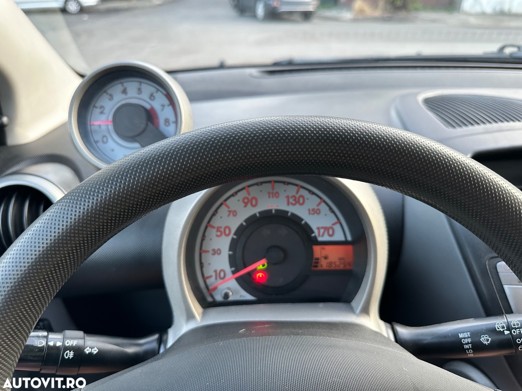 Peugeot 107 Two 1.0 E - 19