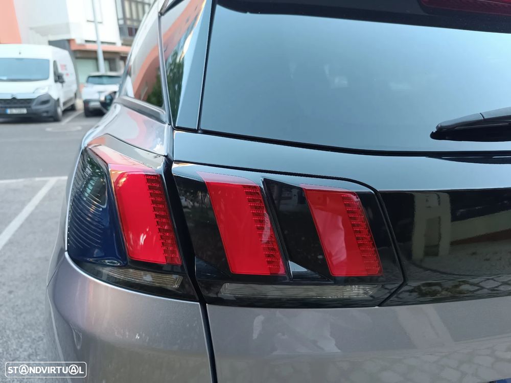 Peugeot 3008 PureTech 130 Stop & Start GPF EAT8 Active - 4