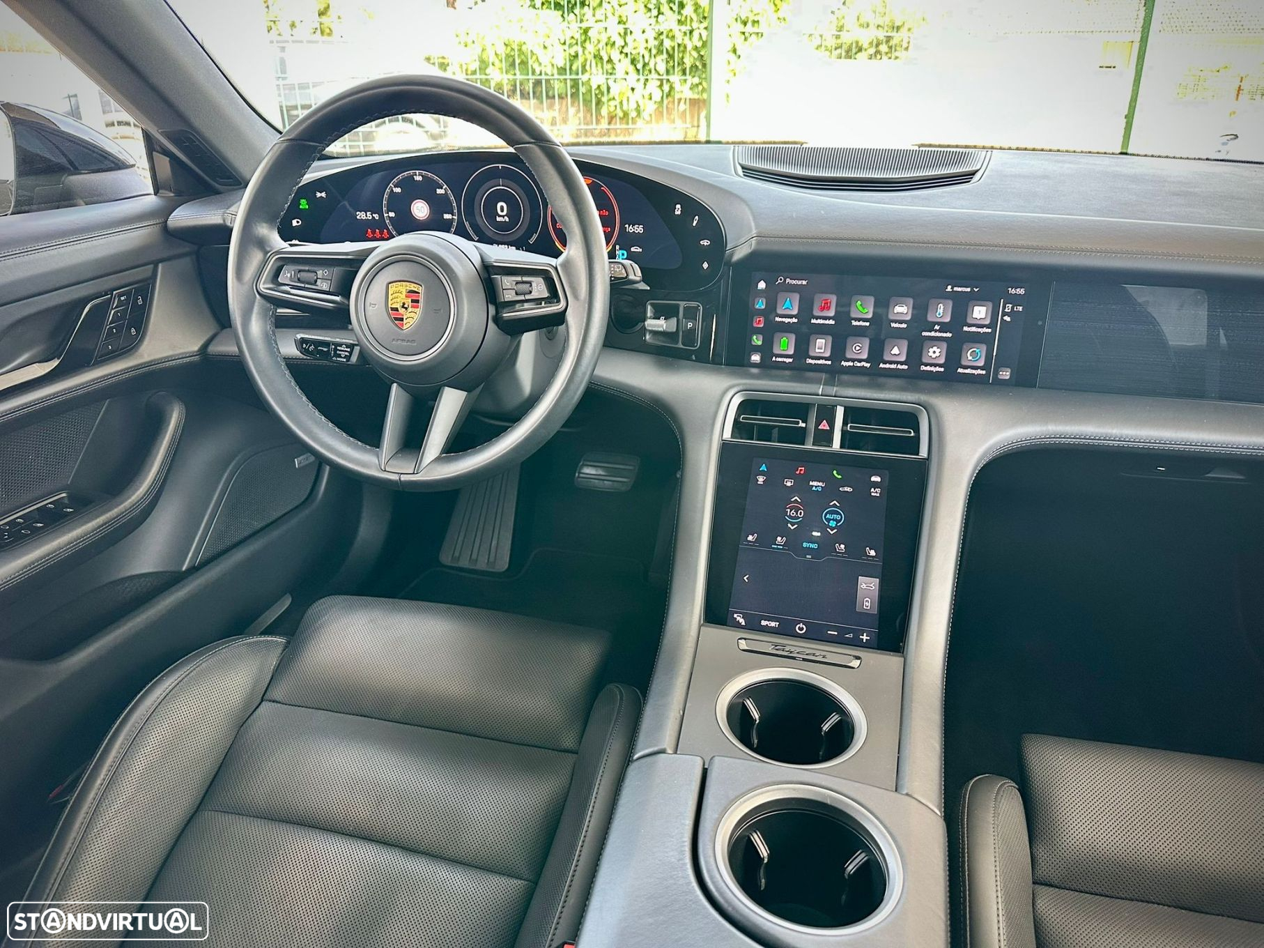Porsche Taycan Cross Turismo - 10
