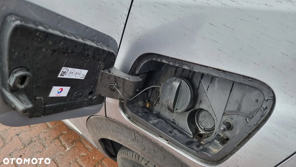 Peugeot 2008 1.2 PureTech Active Pack S&S EAT8 - 8