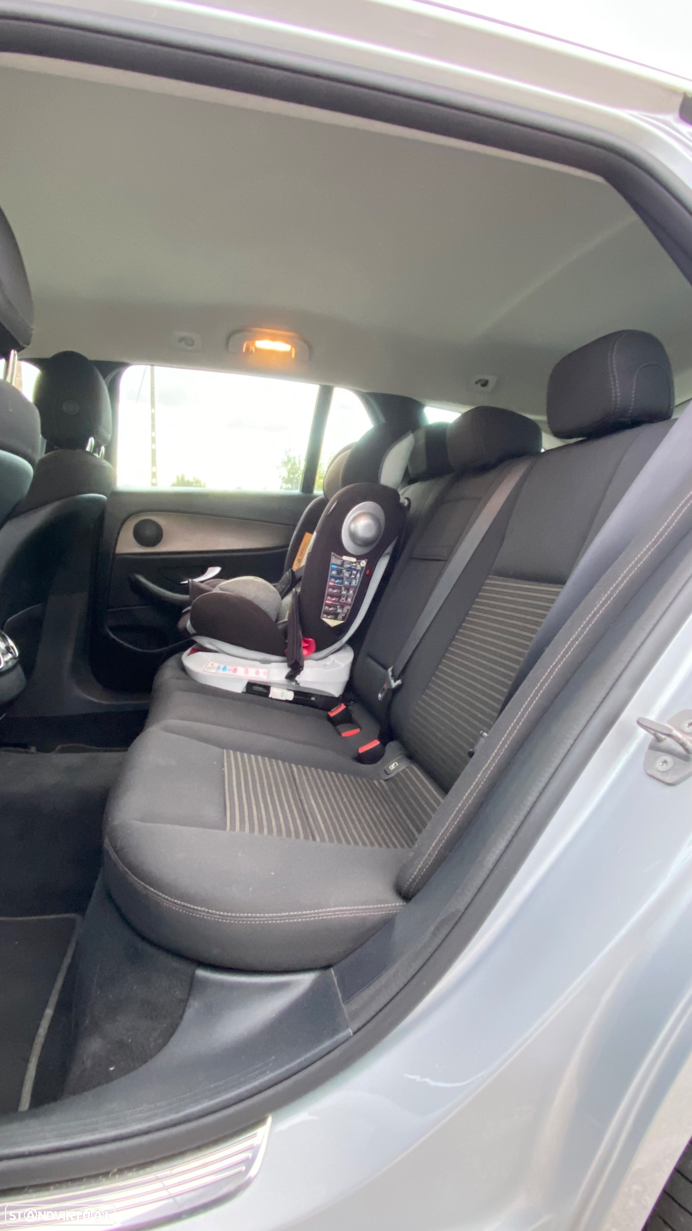 Mercedes-Benz E 220 d T 9G-TRONIC Avantgarde - 6