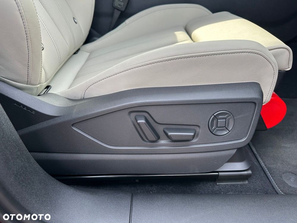 Audi Q5 Sportback - 25