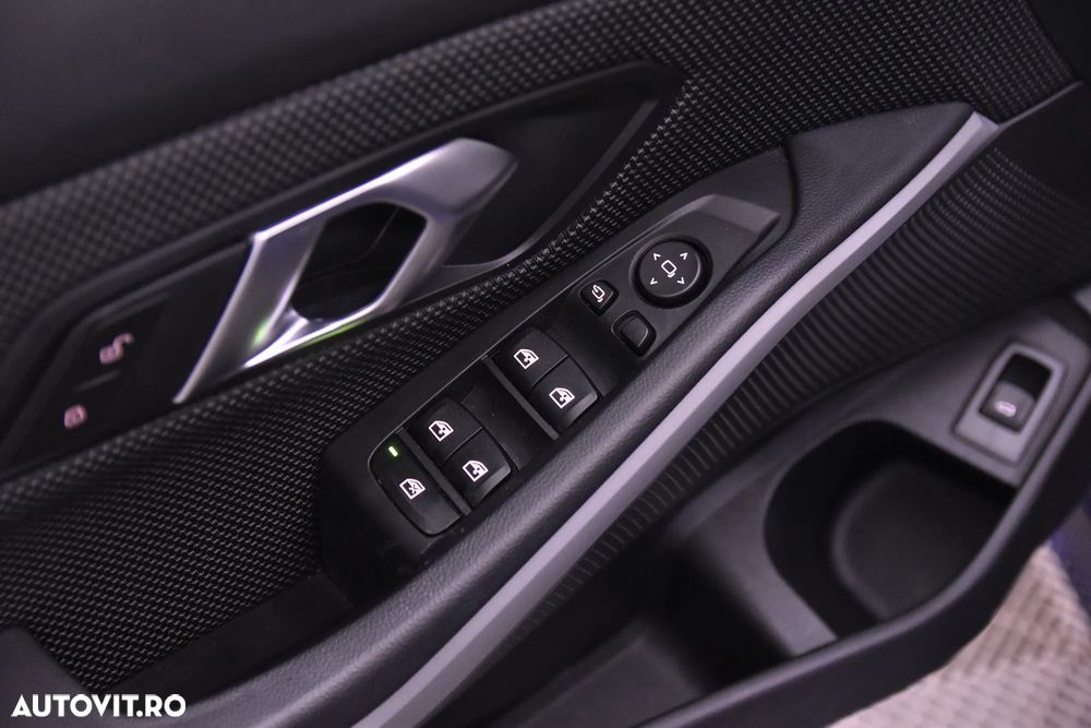 BMW Seria 3 318i Touring Aut. - 14
