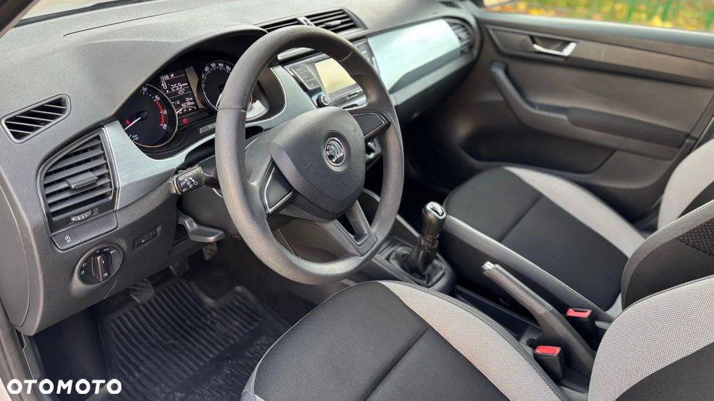 Skoda Fabia 1.2 TSI Active - 6