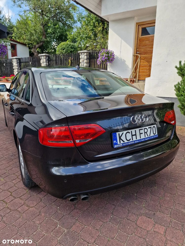 Audi A4 Limousine - 8