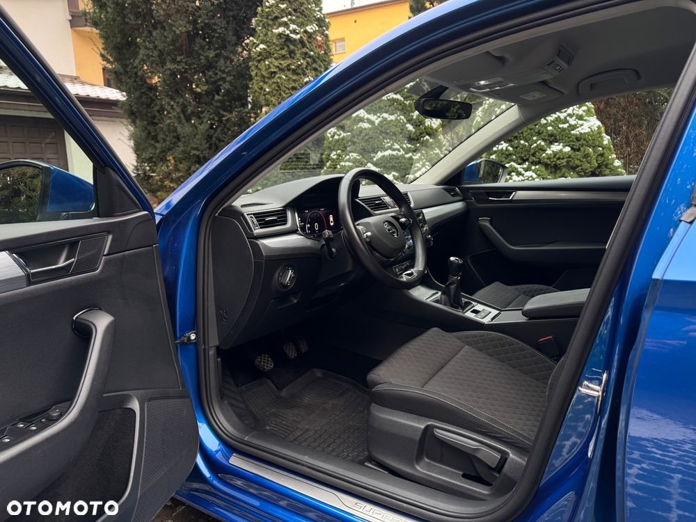 Skoda Superb 2.0 TDI SCR Ambition - 9