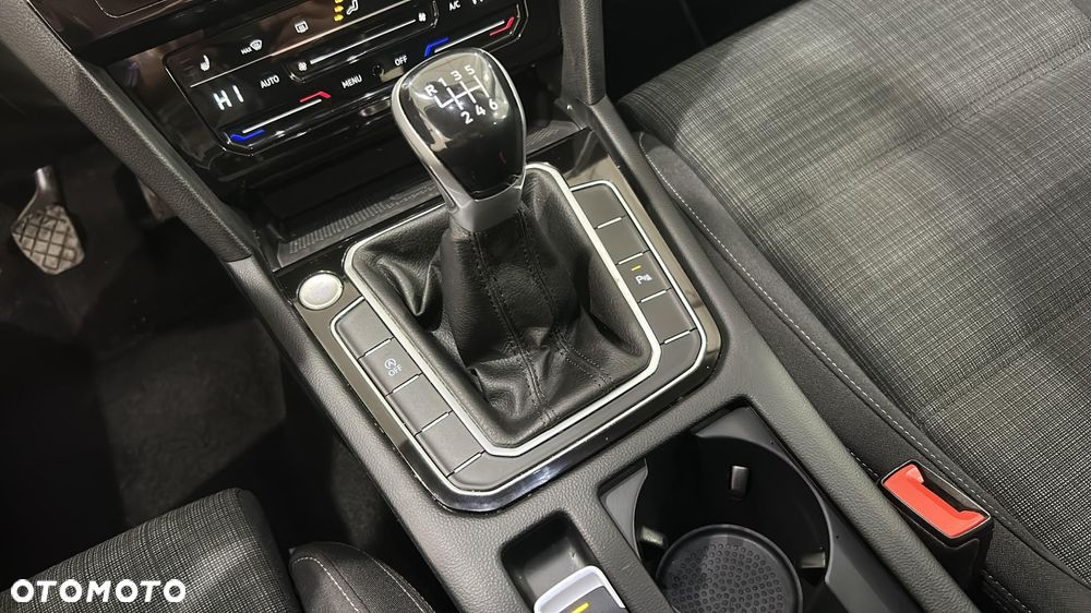 Volkswagen Passat - 19