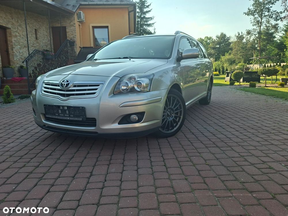 Toyota Avensis 1.8 VVT-i Sol Premium - 1