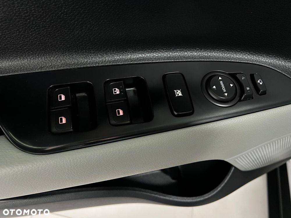 Kia Stonic - 27