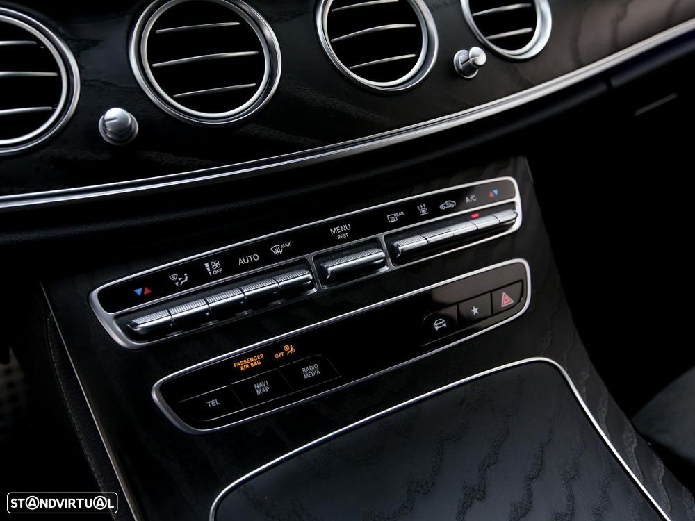 Mercedes-Benz E 300 de AMG Line - 19