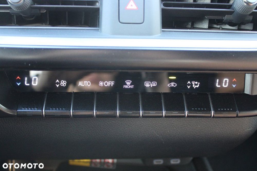 Lexus UX - 39
