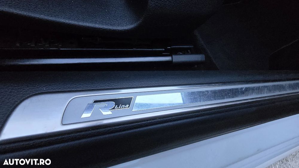 Volkswagen Passat Variant 2.0 TDI Blue TDI DSG Comfortline - 25