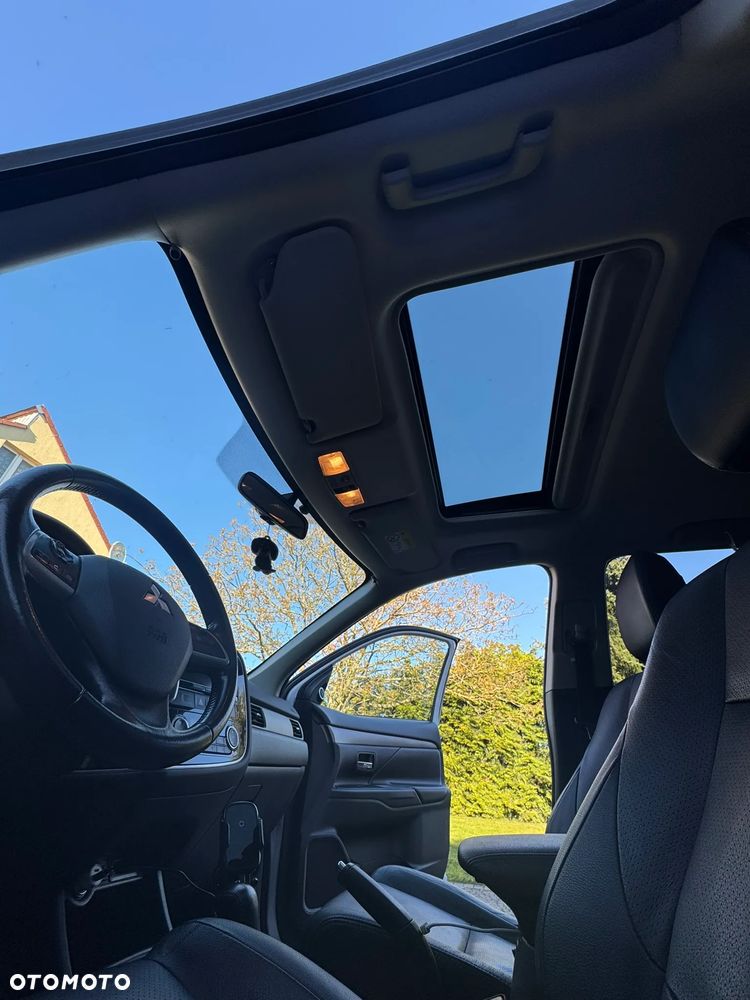 Mitsubishi Outlander 2.0 Instyle Navi 4WD CVT - 16