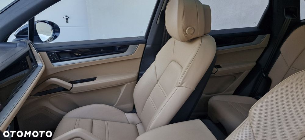 Porsche Cayenne E-Hybrid PHEV - 10