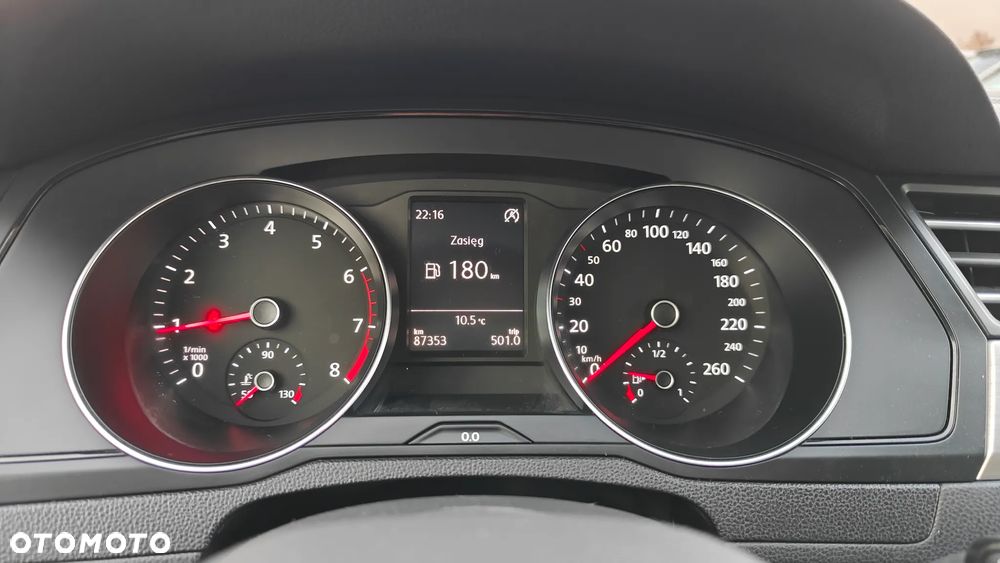 Volkswagen Passat - 27