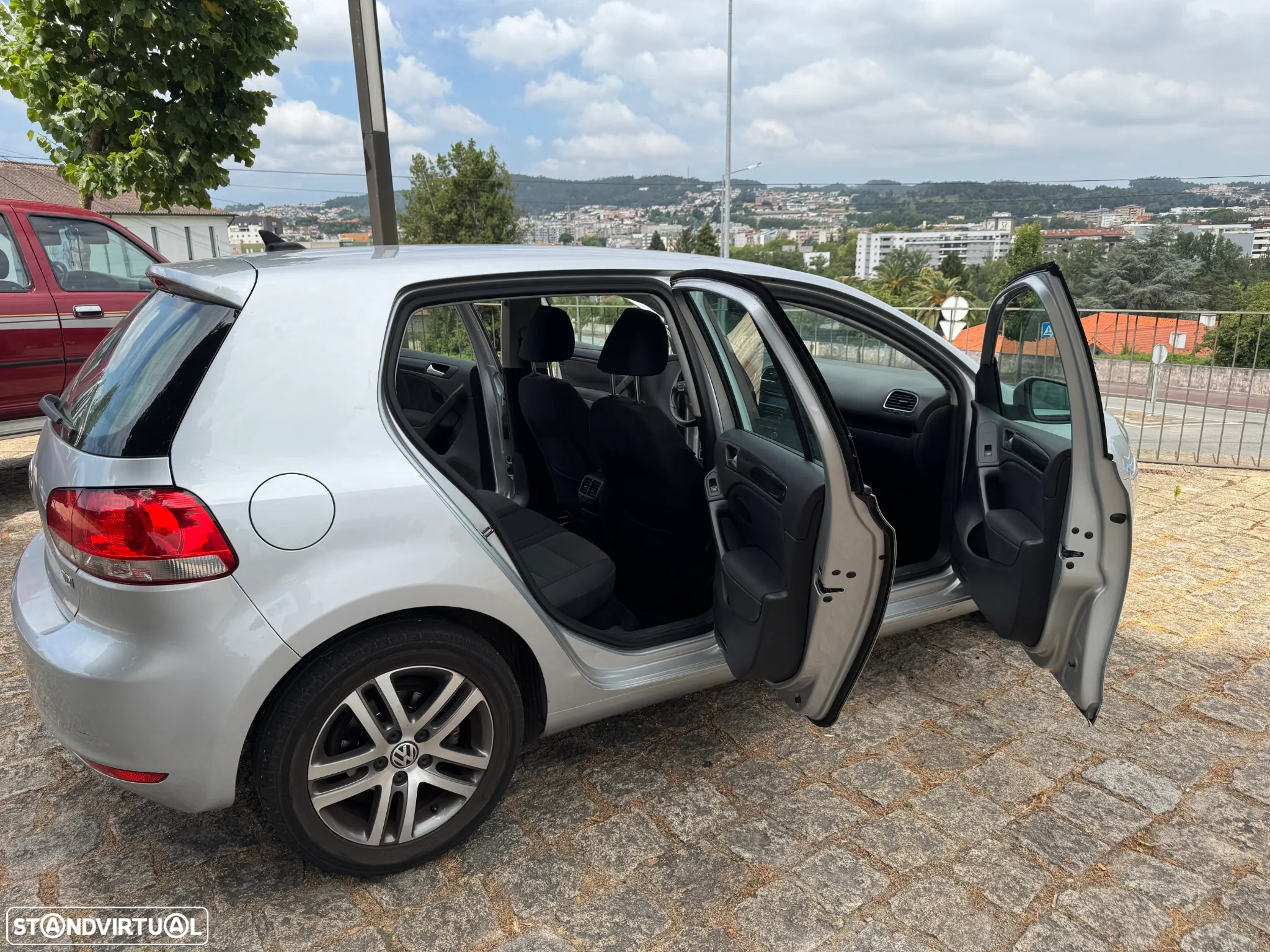 VW Golf 1.6 TDi Trendline BlueMotion - 10