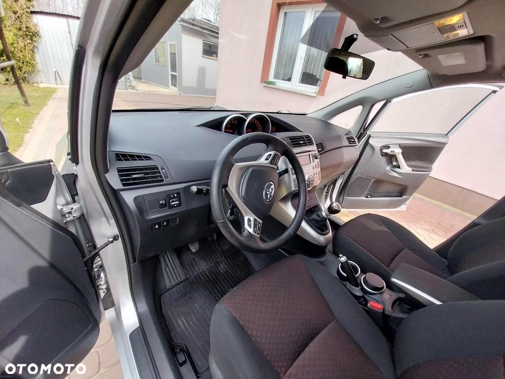 Toyota Verso 2.0 D-4D Sol plus - 34