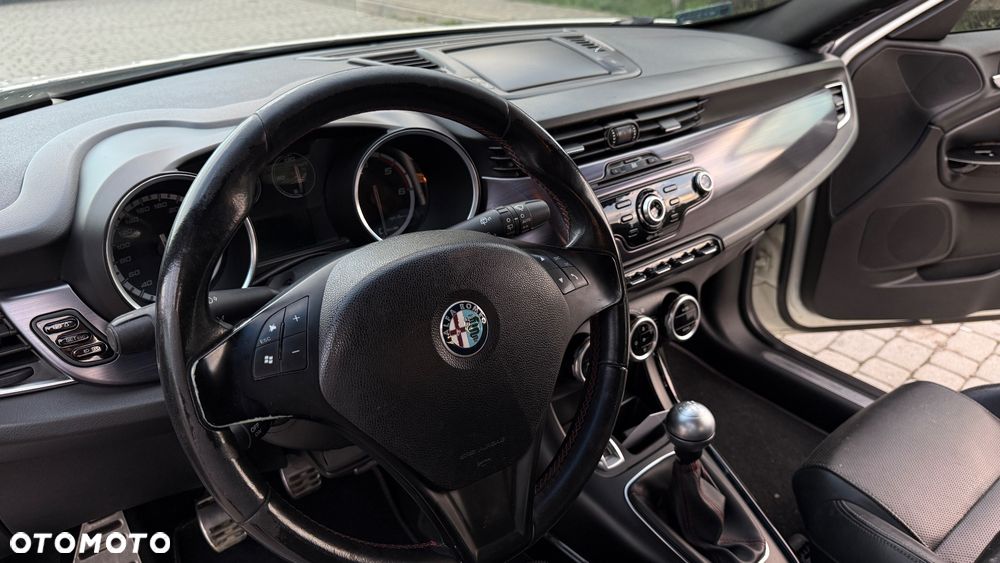 Alfa Romeo Giulietta 2.0 JTDM 16V - 10