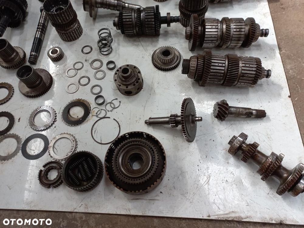 Kosz sprzęgłowy ZF POWERSHIFT Deutz Fahr ZF 209359025, 030,060 ,ZF2093359090 089, ZF2093314008368150, ZF359109,SAME,LAMBORGHINI ,CASE,NEW HOLLAND, wałek,koło zębate,tryb,atak,tarczki,agrotron,2093.268.037  0.900.0954.5 hurlimann 0.900.0883.8  2093268034  cnh 2093.268.019 2093368041, - 2