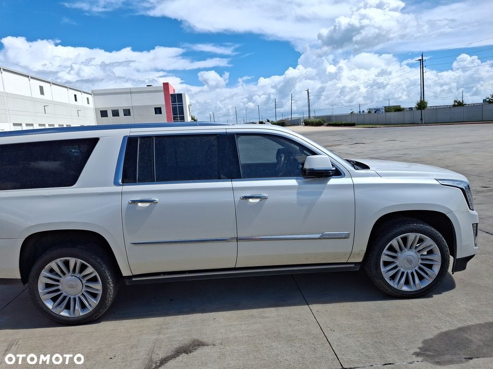 Cadillac Escalade 6.2 V8 ESV Platinum - 13