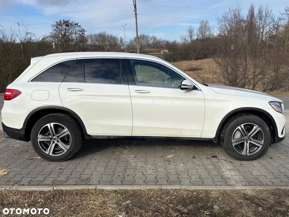 Mercedes-Benz GLC 300 4Matic 9G-TRONIC Exclusive - 3