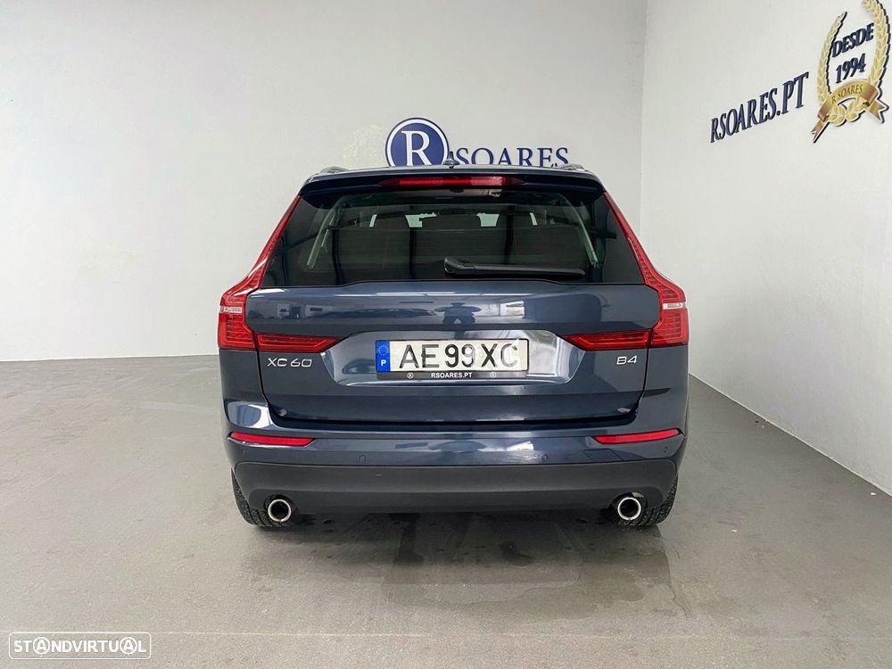 Volvo XC 60 2.0 B4 Momentum Plus Geartronic - 6