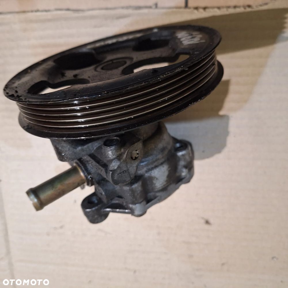 POMPA WSPOMAGANIA CARISMA 1.8 GDI - 4