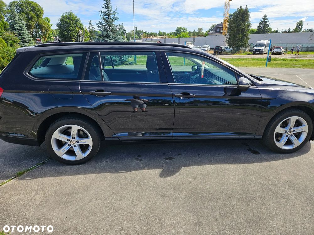 Volkswagen Passat 2.0 TDI SCR Comfortline - 9