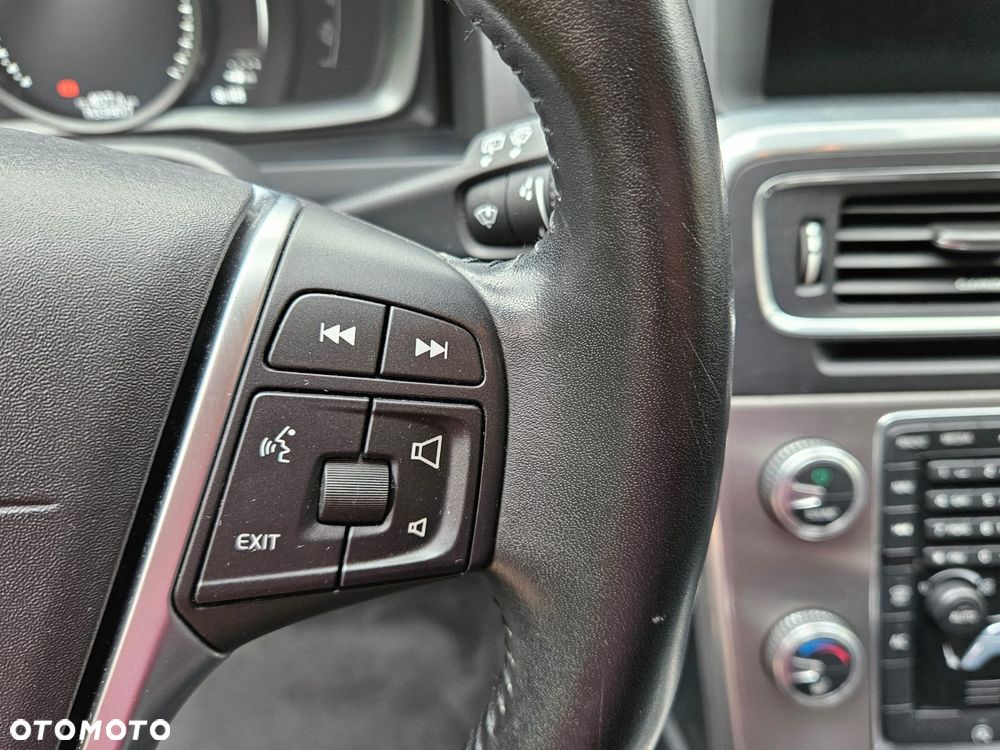 Volvo V60 T3 Momentum - 20
