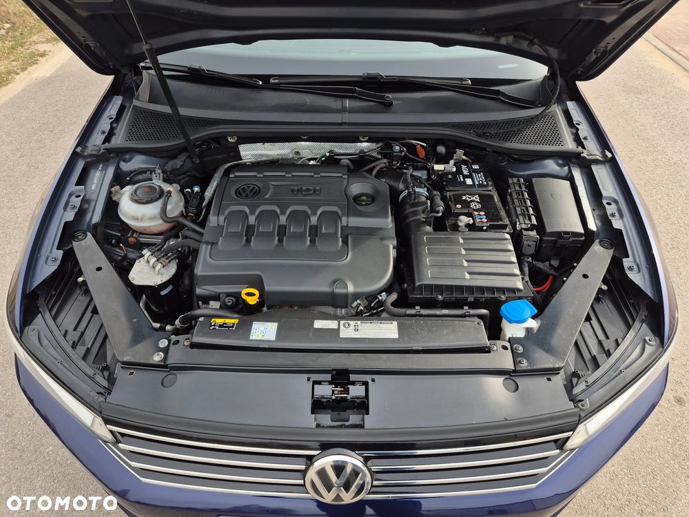Volkswagen Passat - 24