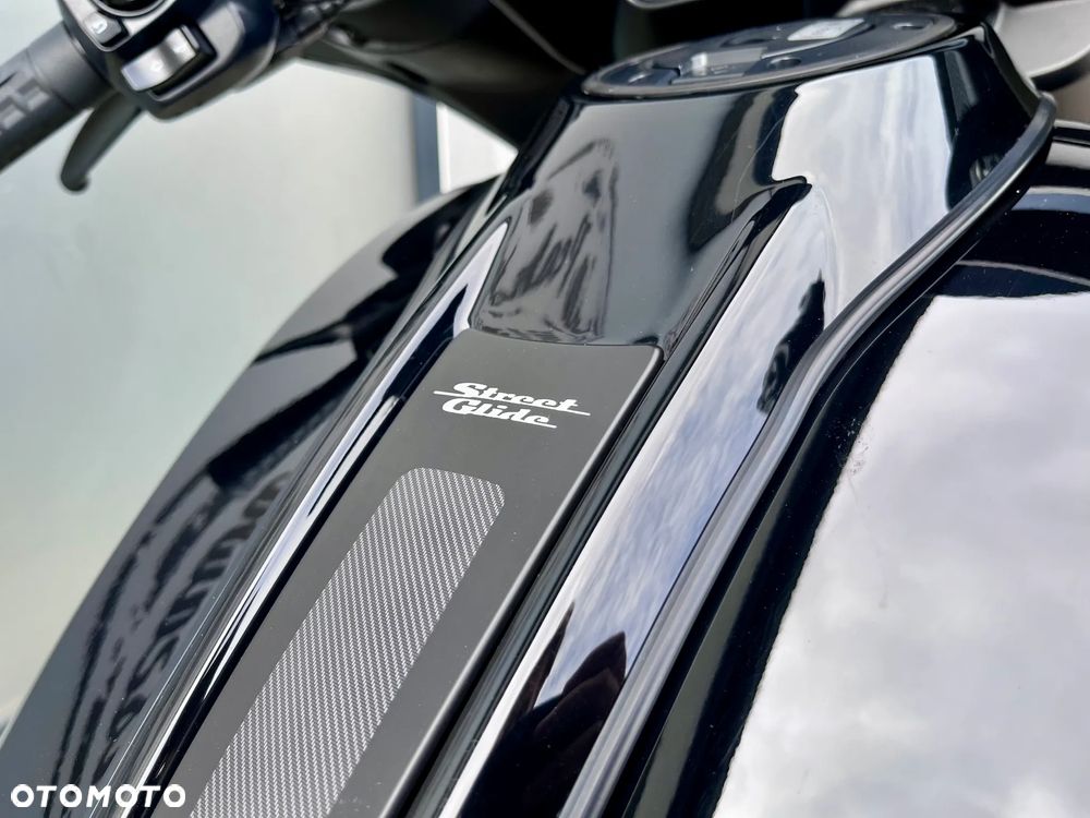 Harley-Davidson Touring Street Glide - 3