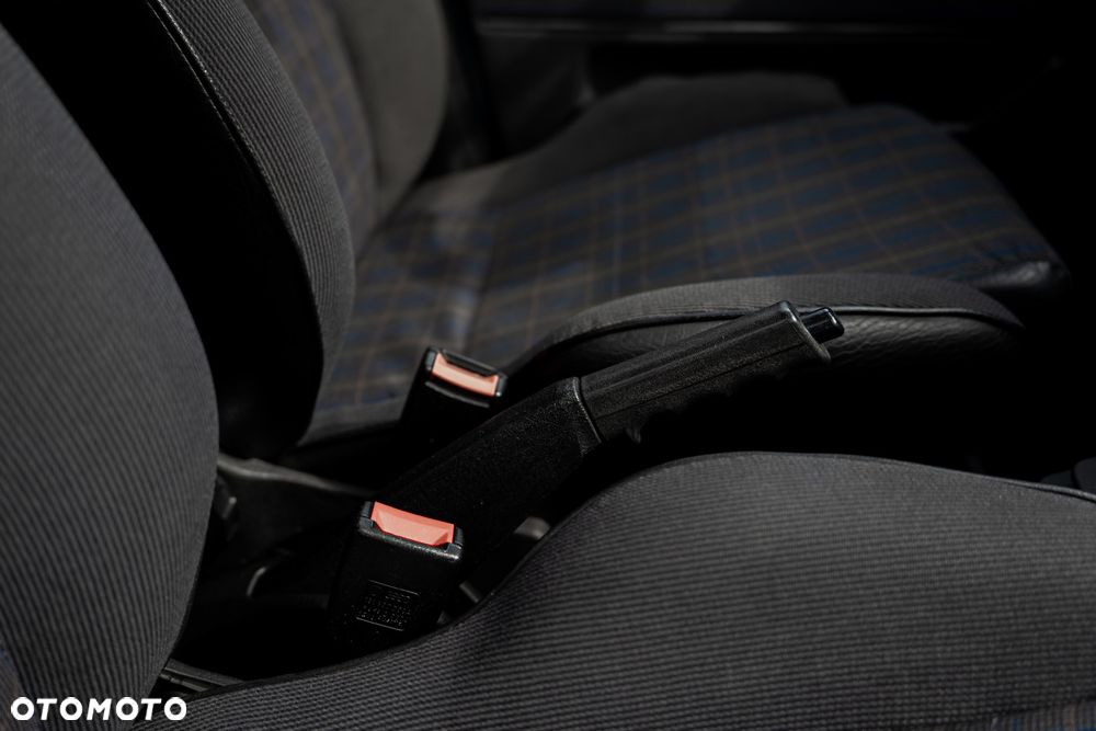 Volkswagen Golf - 21