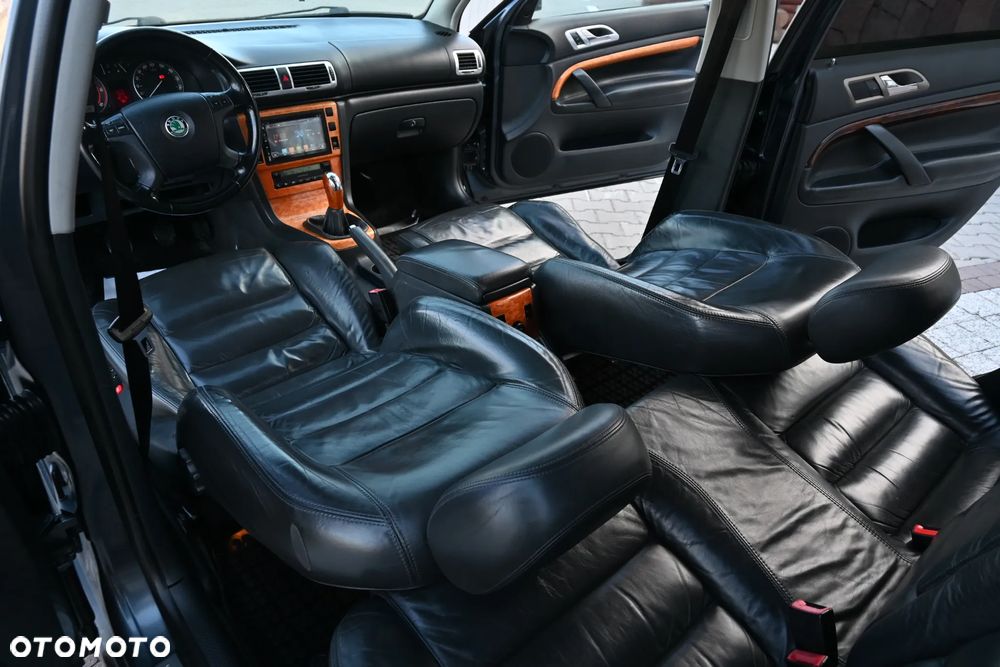 Skoda Superb 2.0 TDI DPF Prestige - 33