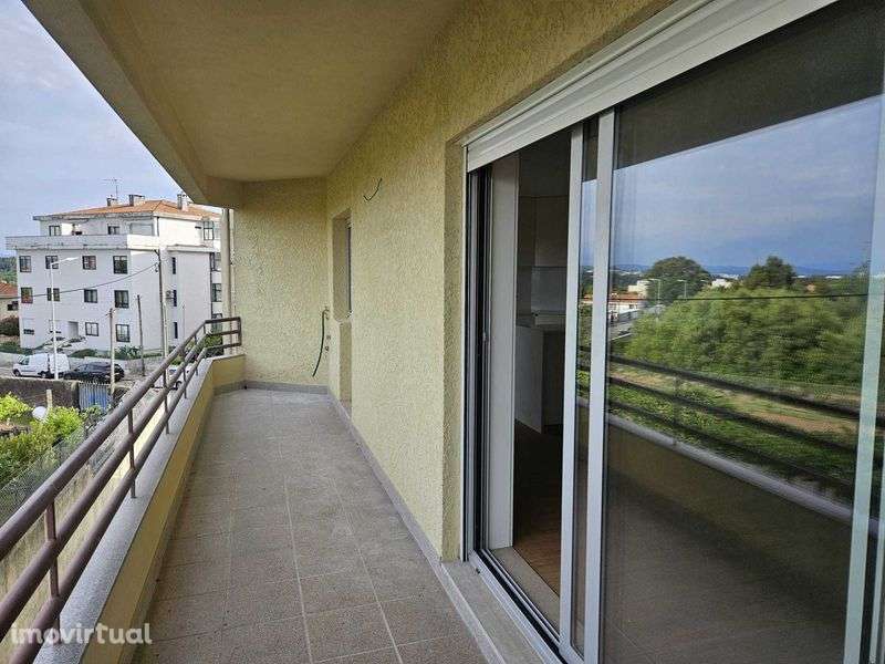 Vende_se T2 com garagem Vilar Andorinho - Grande imagem: 3/12
