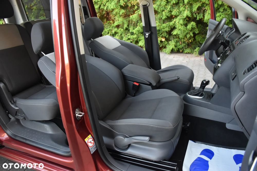 Volkswagen Caddy Maxi Highline DSG - 11