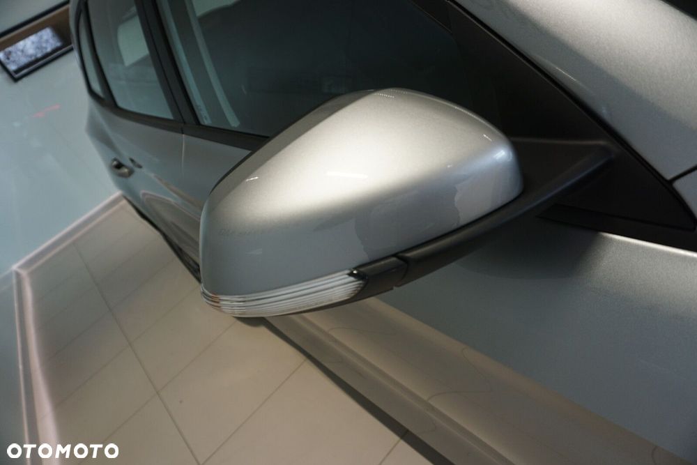 MG ZS Hybrid+ - 12