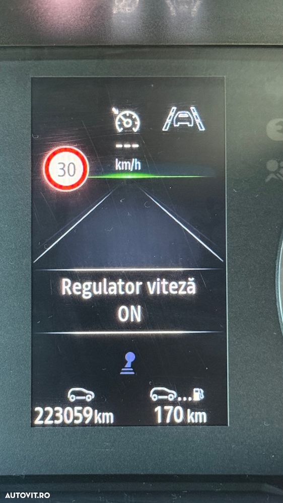 Renault Clio Energy dCi 110 Start & Stop INTENS - 25