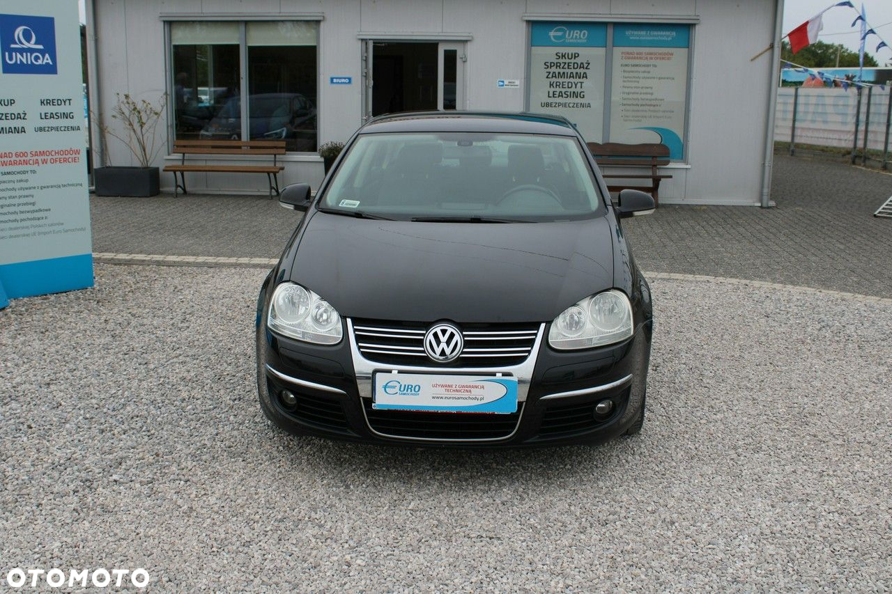 Volkswagen Jetta - 3