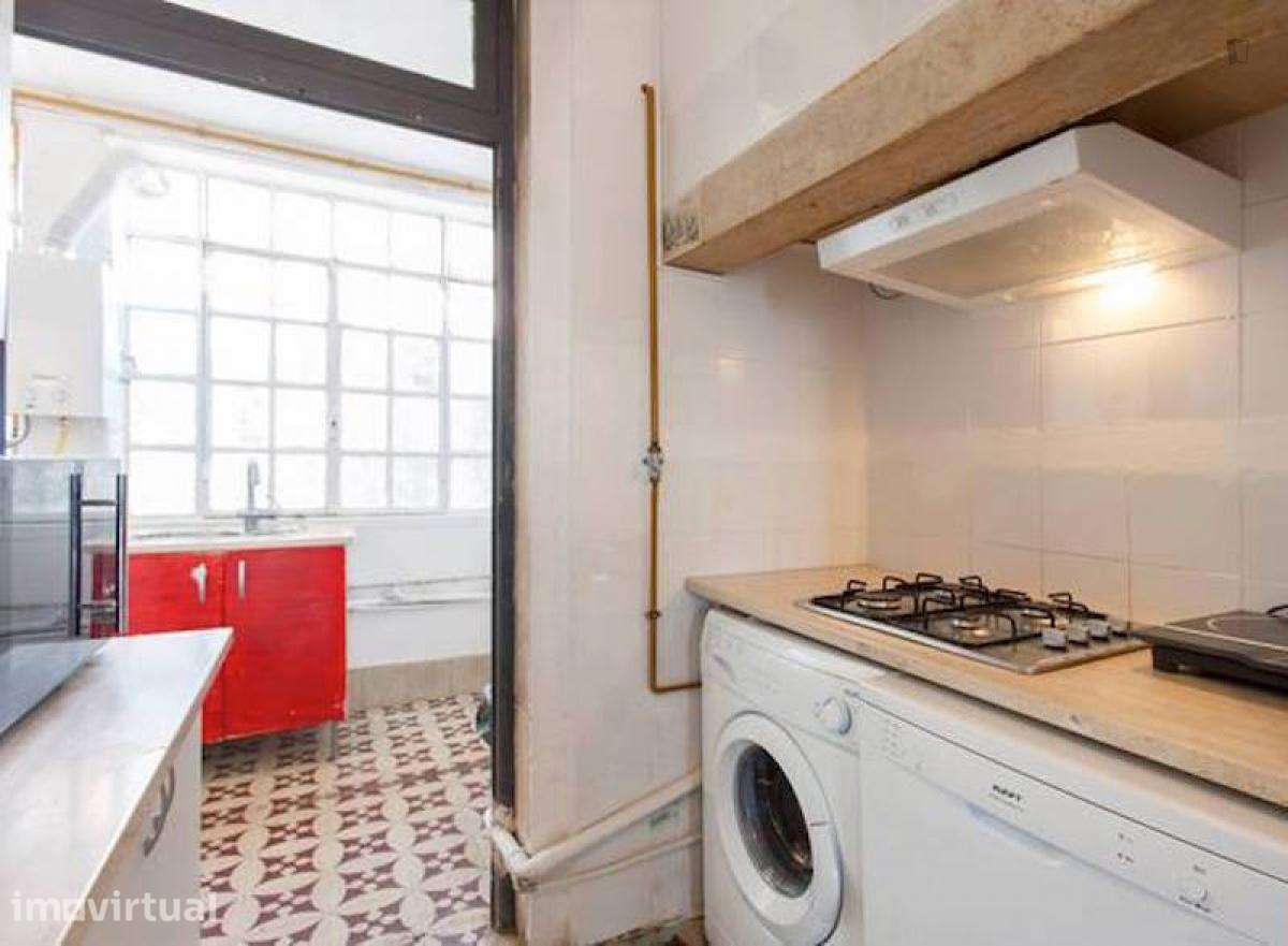 Quarto - localizado em Alameda Lisbon - Grande imagem: 3/12