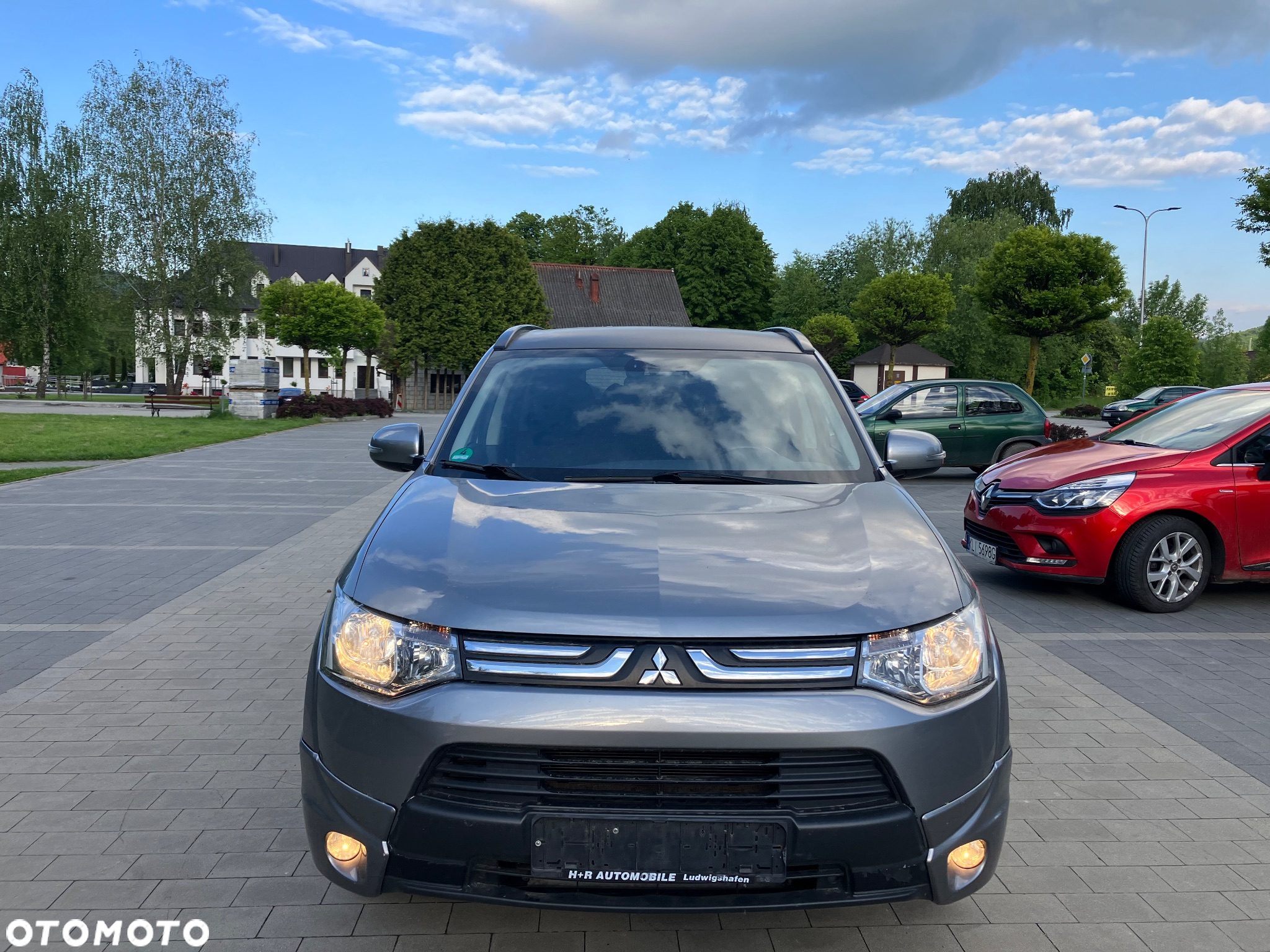 Mitsubishi Outlander - 4