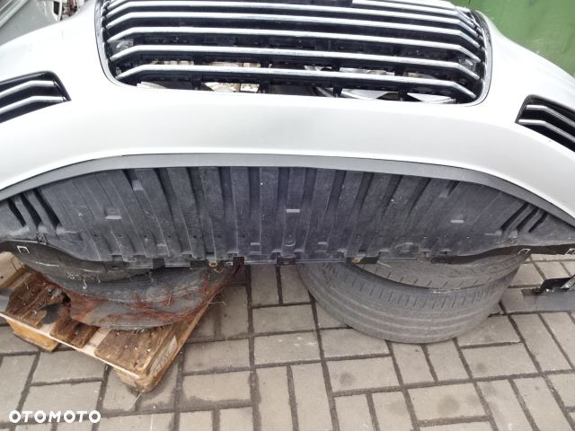 Zderzak przedni Audi A8 D4 przedlift LX7W - 3