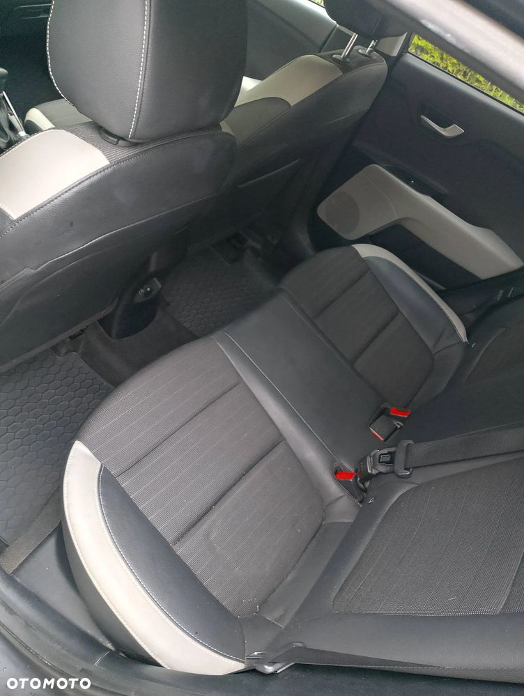 Kia Stonic - 10