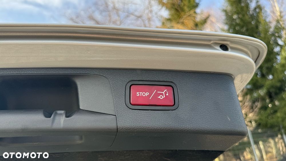 Mercedes-Benz Klasa E 220 d 9G-TRONIC - 23