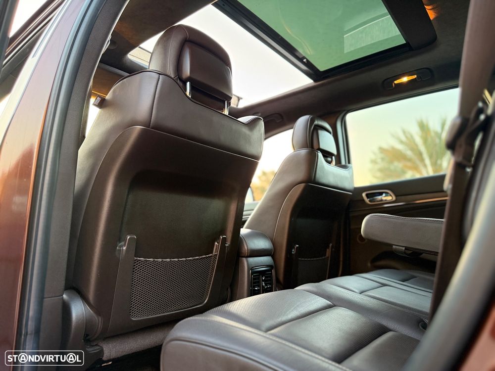 Jeep Grand Cherokee 5.7 V8 HEMI 4WD Auto Summit - 33