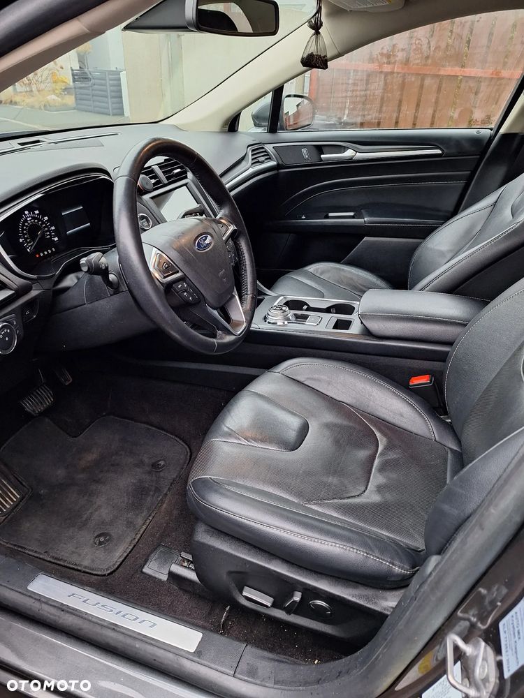 Ford Fusion - 8