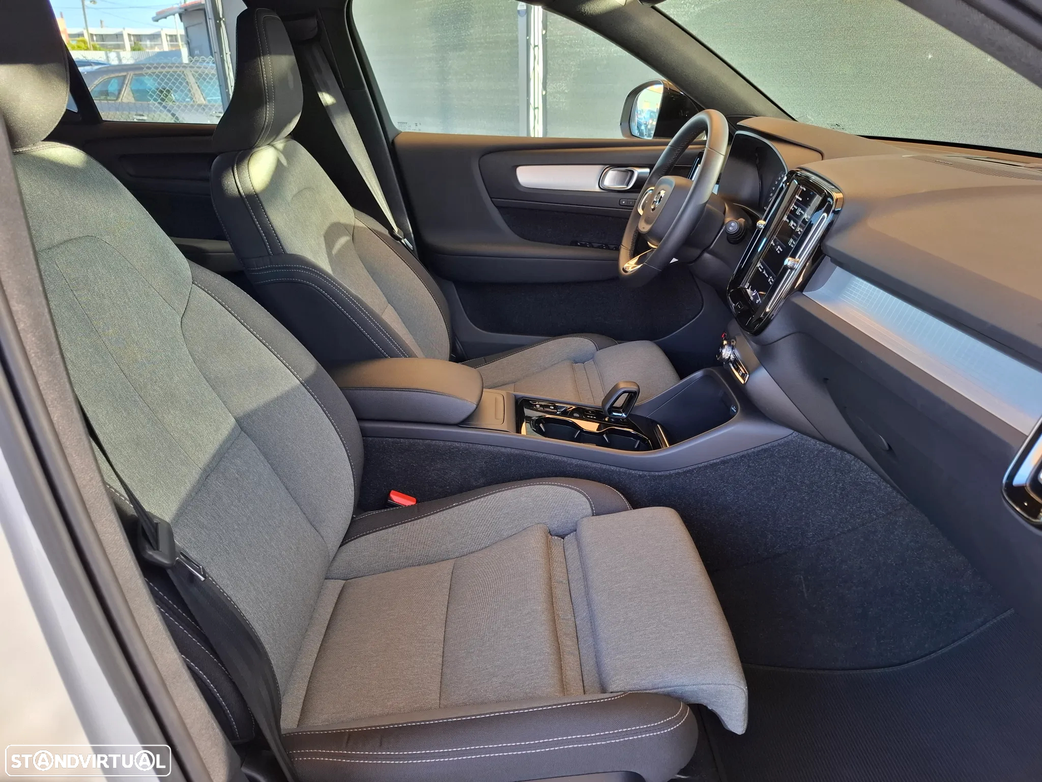 Volvo XC 40 1.5 T2 Plus Dark Auto - 43